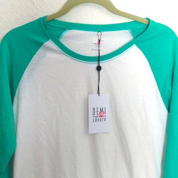 NWT Fabletics Womens Demi Lovato Raglan 3/4 Baseball Tee Green White Size Small - Picture 5 of 9